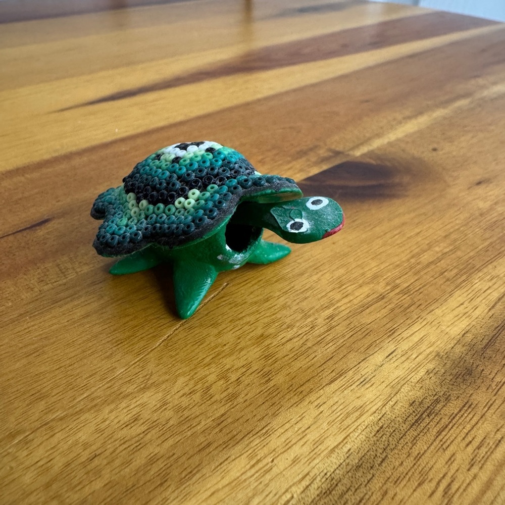 Green‎ beaded shell turtle Mexico style